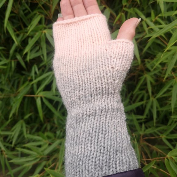 Handmade in Canda Knitted Fingerless Texting Gloves Wool Blend Pink Grey Gift - Picture 3 of 11